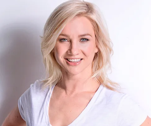 Hayley Holt, no makeup