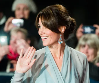 Duchess Kate’s daring dress at Bond premiere