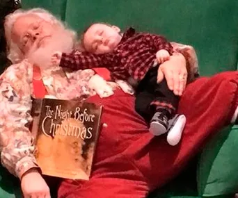 Sleeping baby Santa photo goes viral