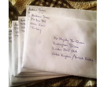 Queen personally thanks man for Christmas cards