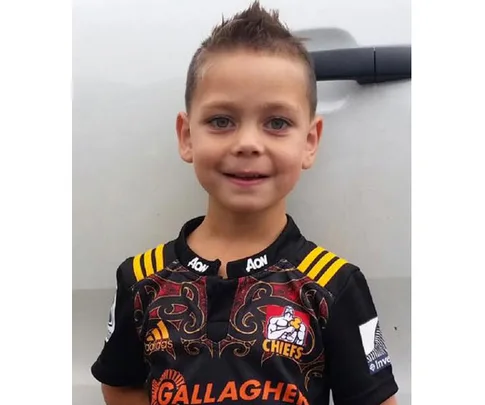 Rugby fan reunited with jersey