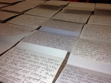 Teacher writes inspirational notes to class