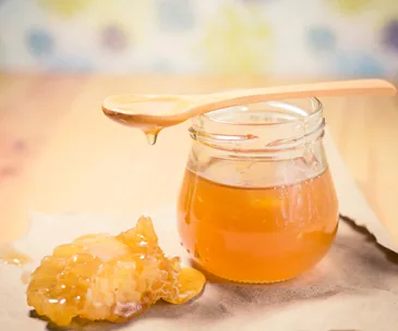 How to: Make your own honey face mask