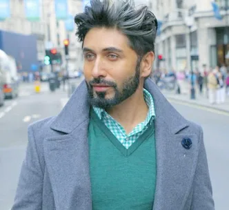 Kiwi model defends swastika