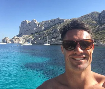 Dan Carter holiday album