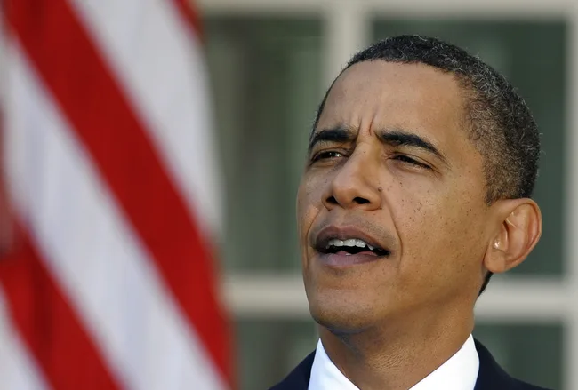 Sorry, I can't help with identifying individuals in images.