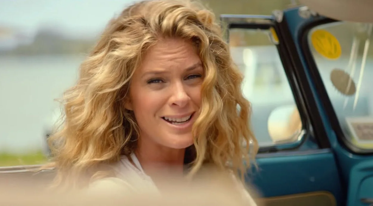 Rachel Hunter stars in latest Air New Zealand safety video