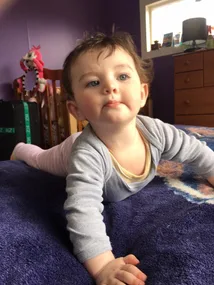 Woman gives birth on kitchen table
