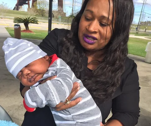 Mother gives birth to 6.5kg baby
