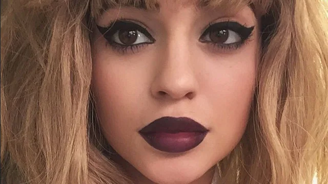 Kylie Jenner goes blonde