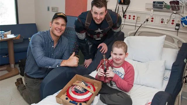 Chris Evans and Chris Pratt visit children's hospital