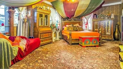 A multi-coloured, circus-inspired bedroom