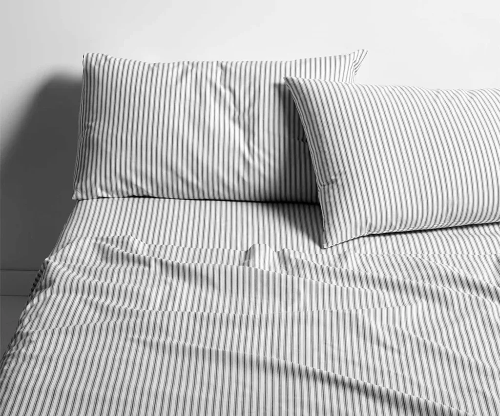 Aura Home striped bed set