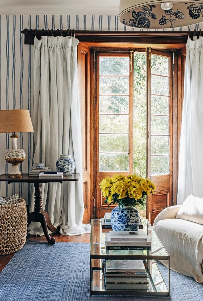 Country-style lounge room