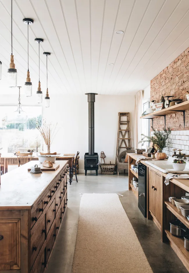 22 Farmhouse Style Interior Ideas To Inspire | Homes To Love