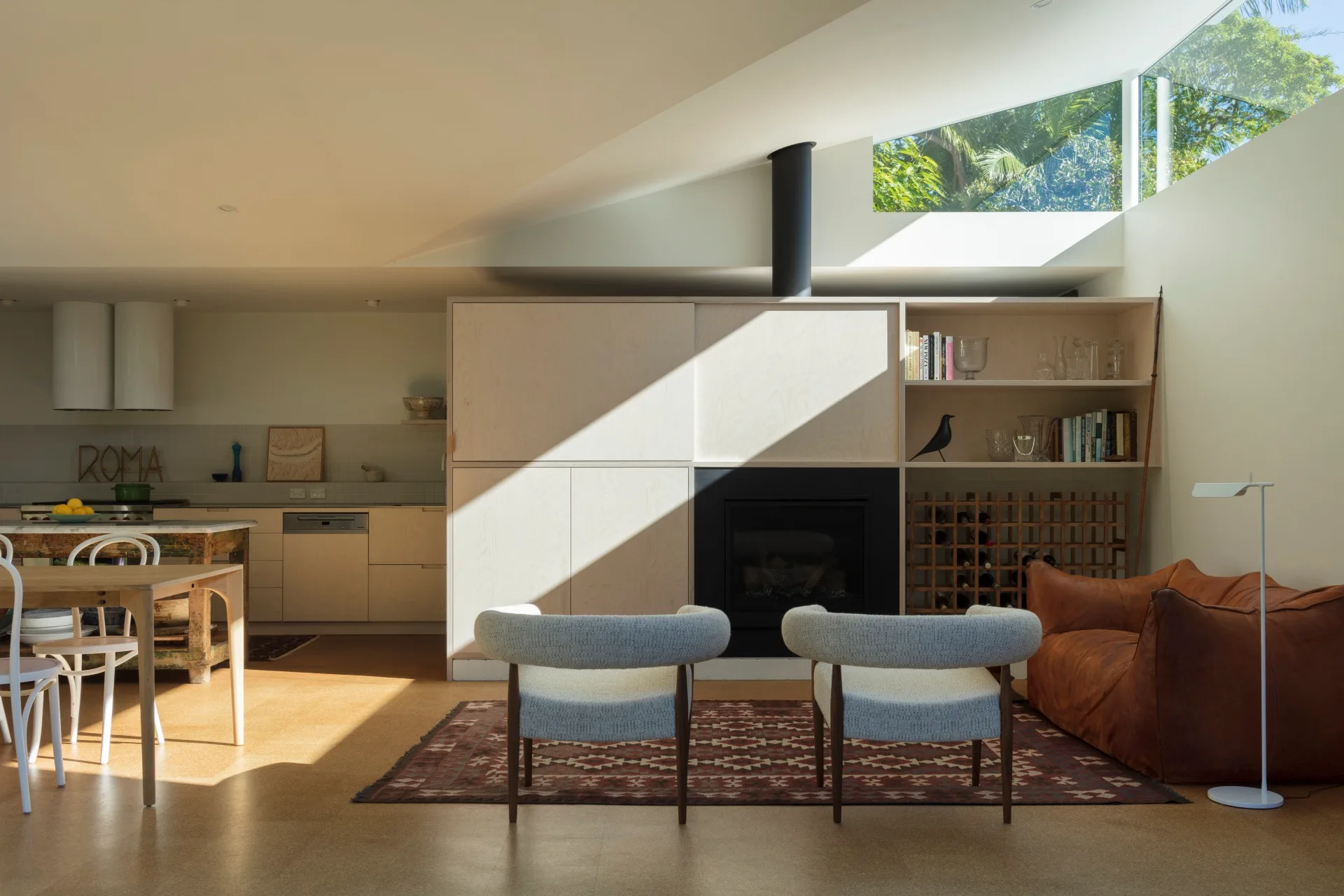 Contemporary_Renovation_Modern_Living_Room