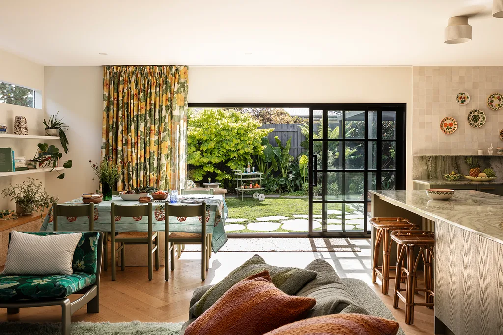 bonnie-and-neil-house-colourful-living-room