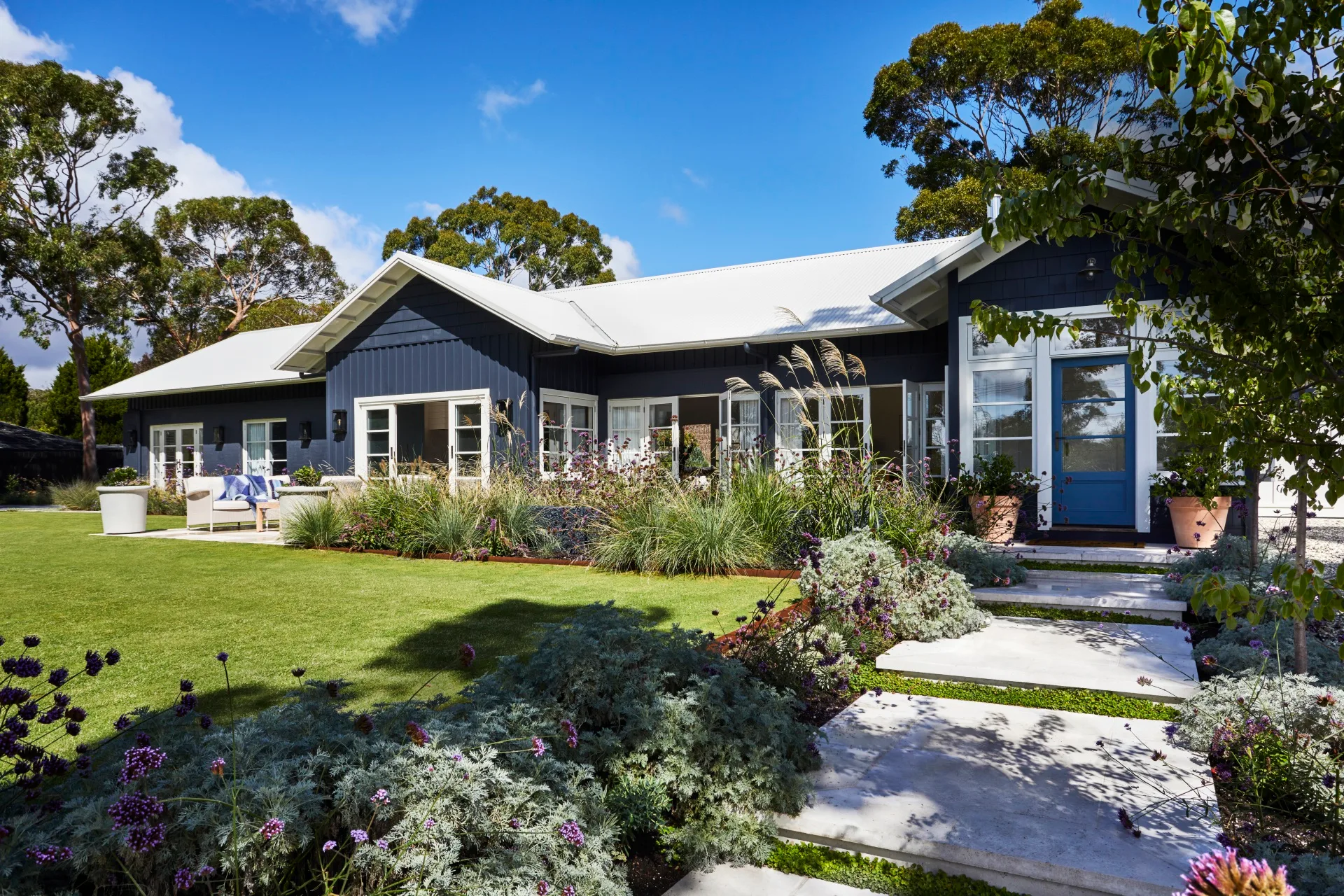 kate-walker-country-home-exterior