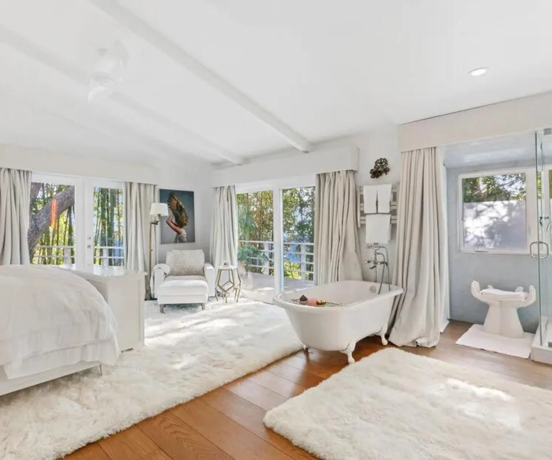 miranda kerr's bathroom and bedroom in malibu