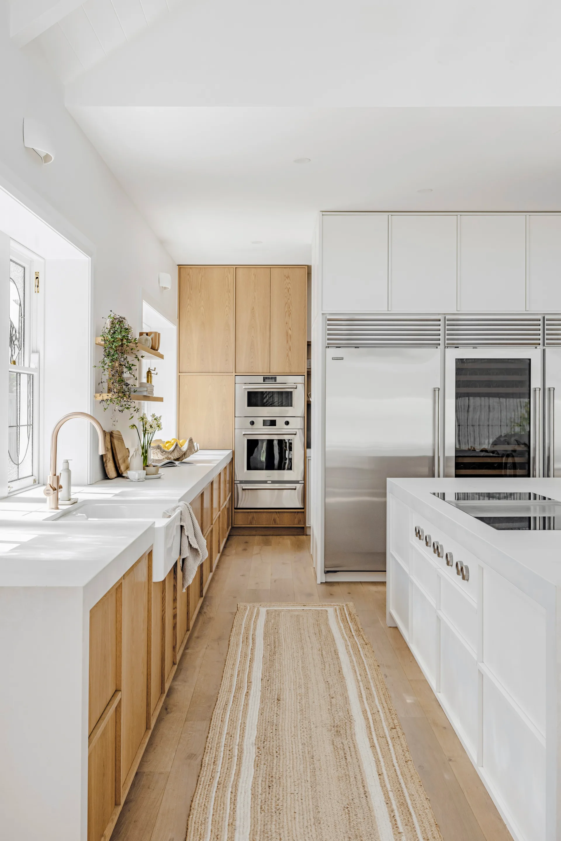 kitchen-with-runner-rug