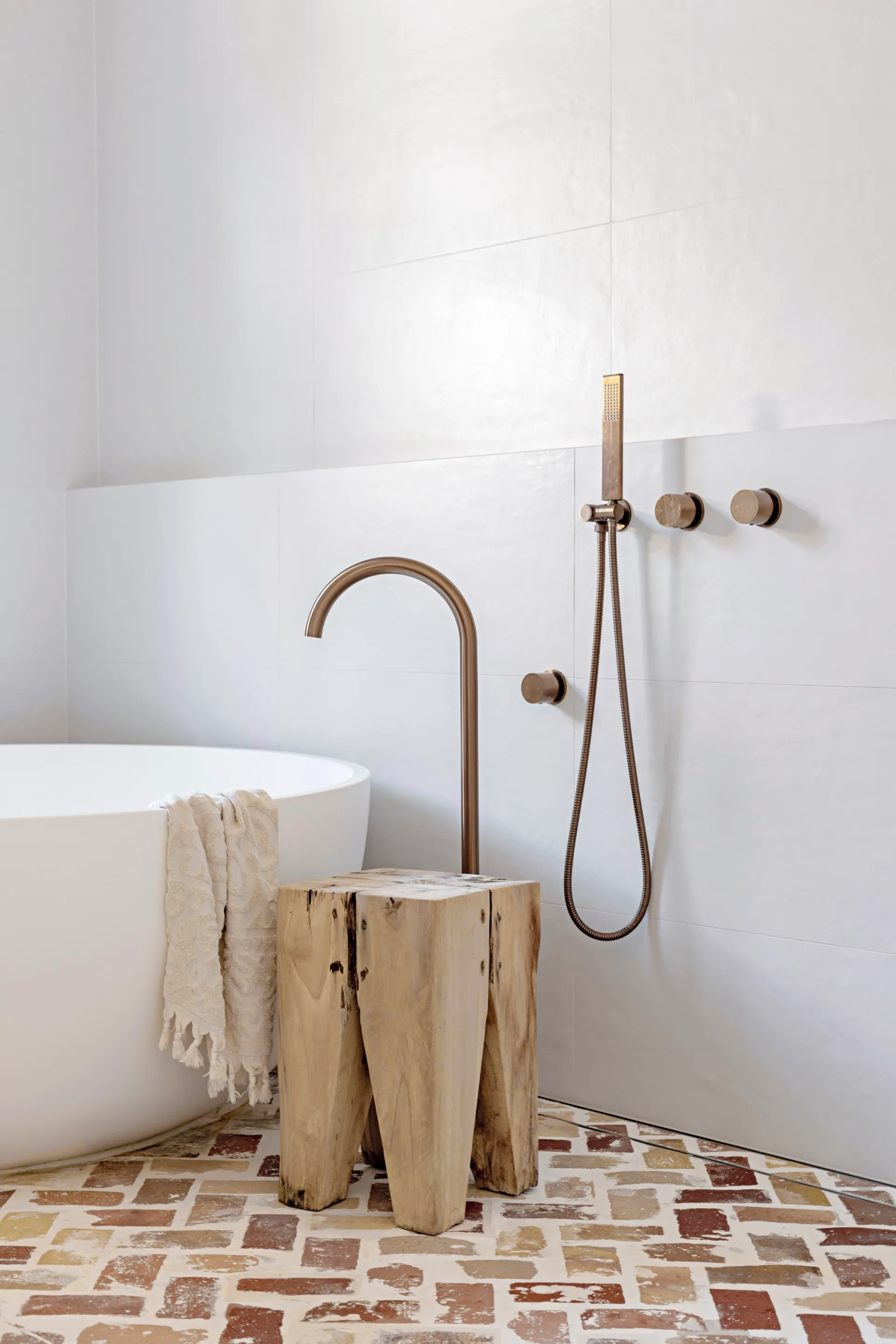 white-terracotta-bathroom-freestanding-bath