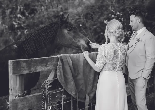 couple-with-horse