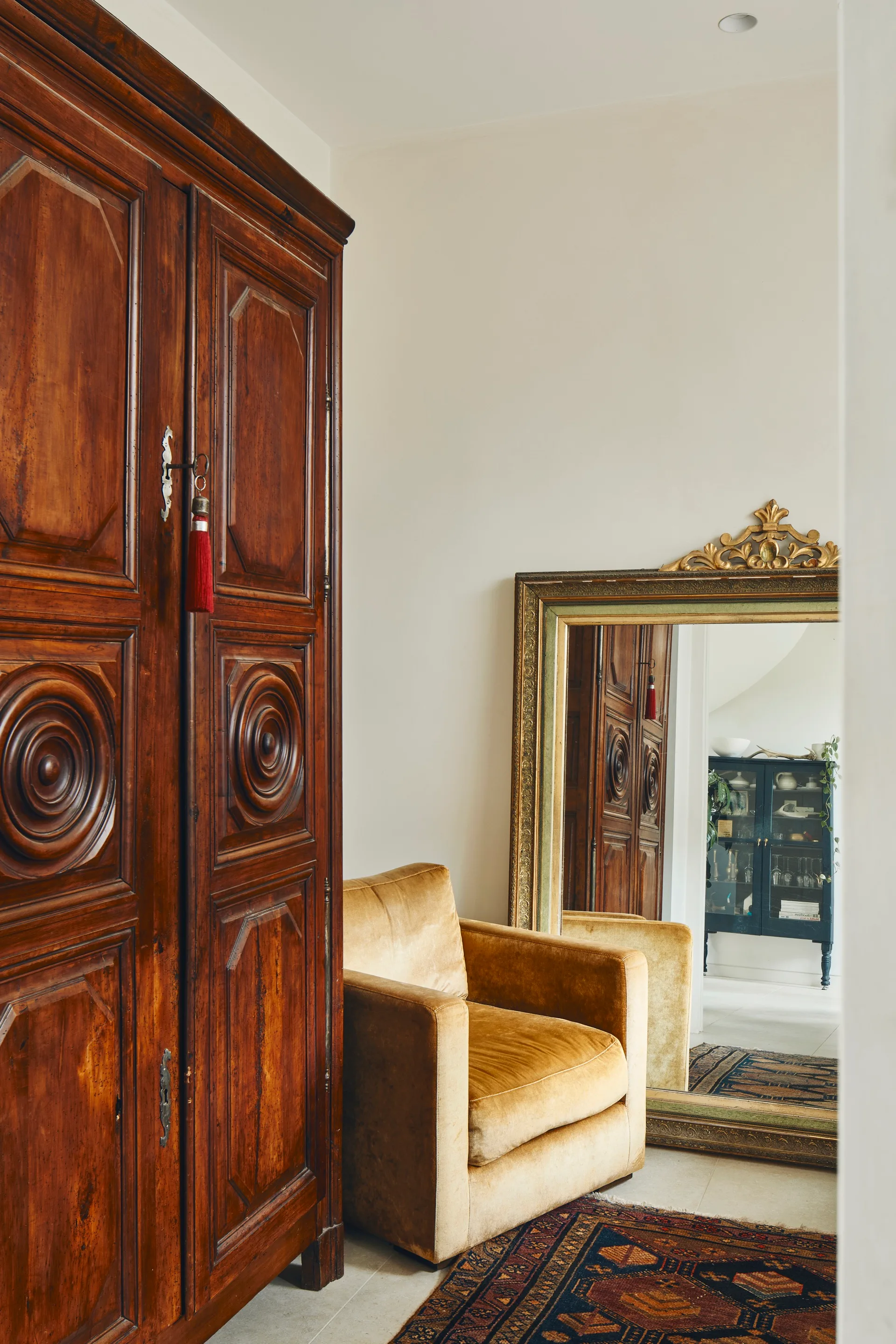 st-kilda-timber-wardrobe-armchair