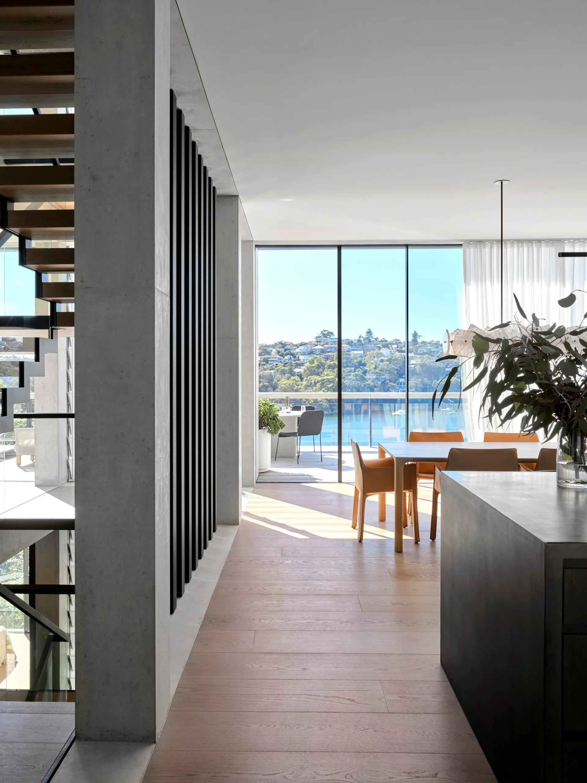 northbridge-dining-waterfront-windows