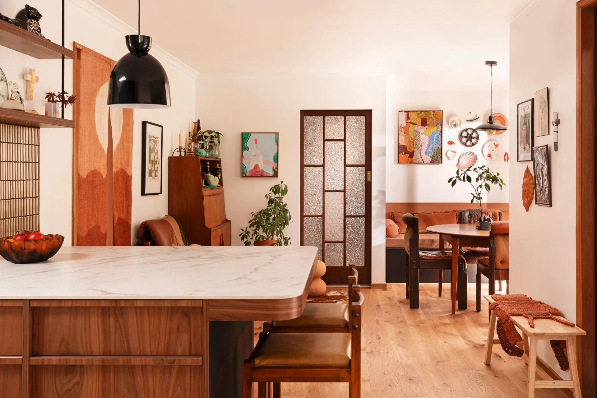 blackwood-bungalow-living-area-kitchen