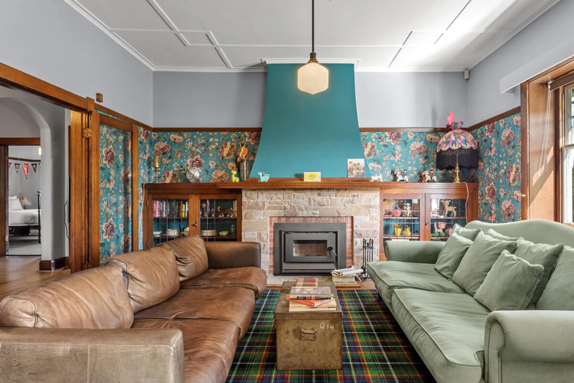 colourful-country-style-living-area