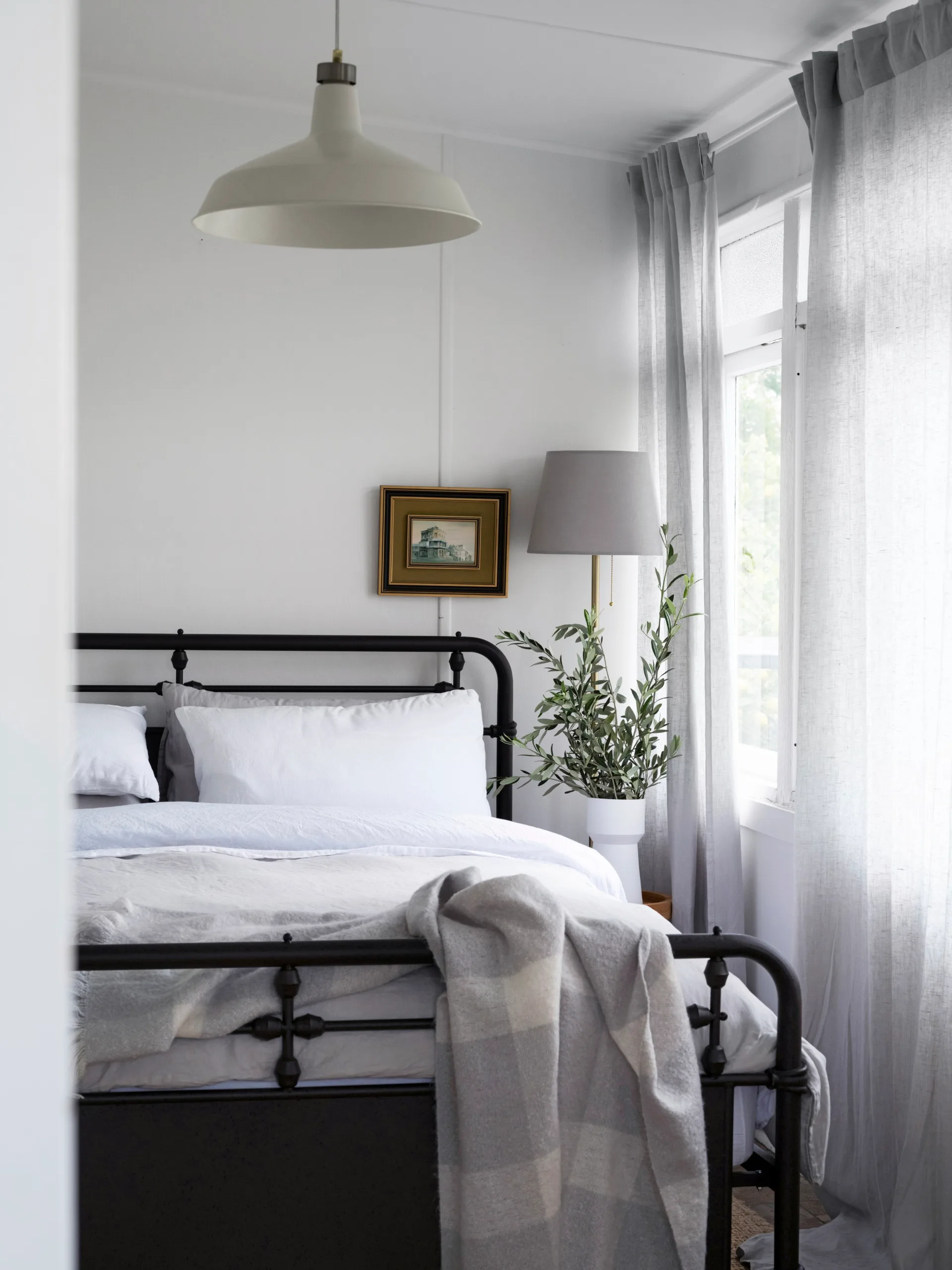 country-bedroom