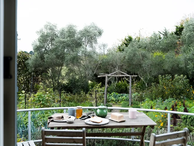 deck-overlooking-garden