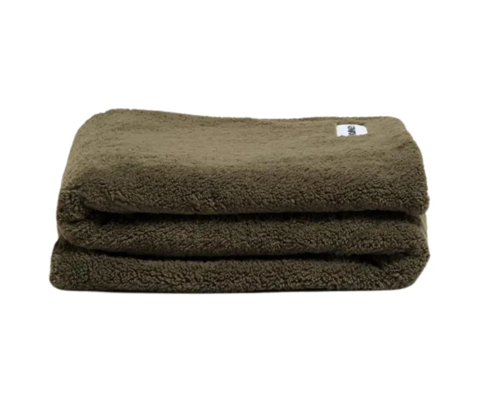 faux-fur-throw-blanket