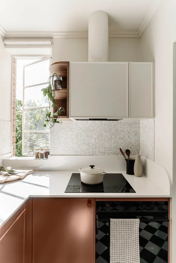 kitchen-stove-and-range-hood