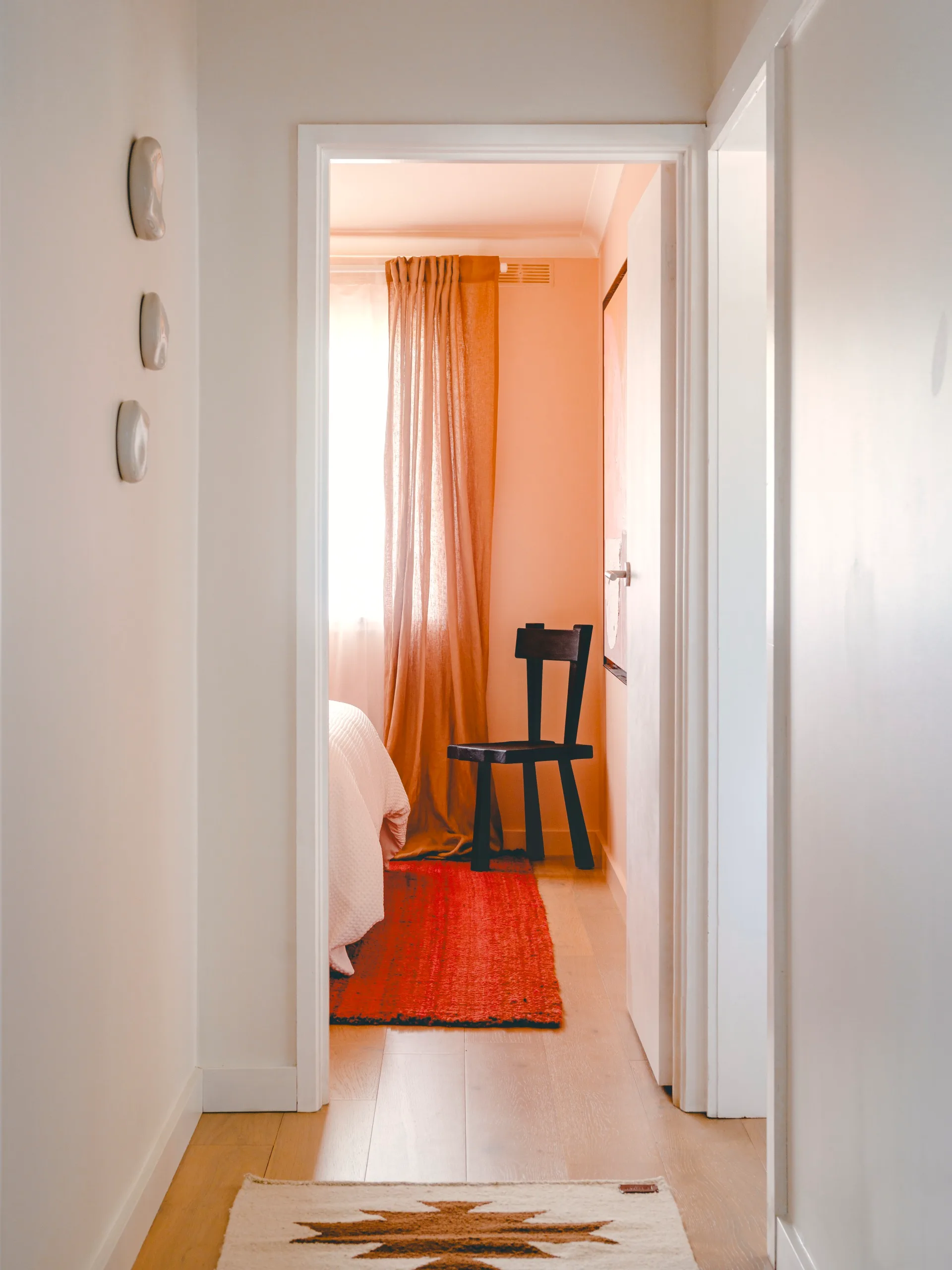 salmon-pink-wall-colours