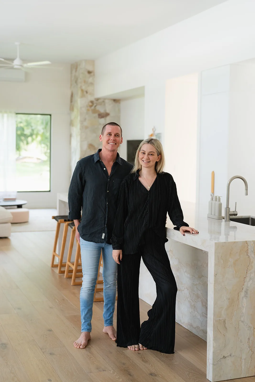 tess and luke in kitchen