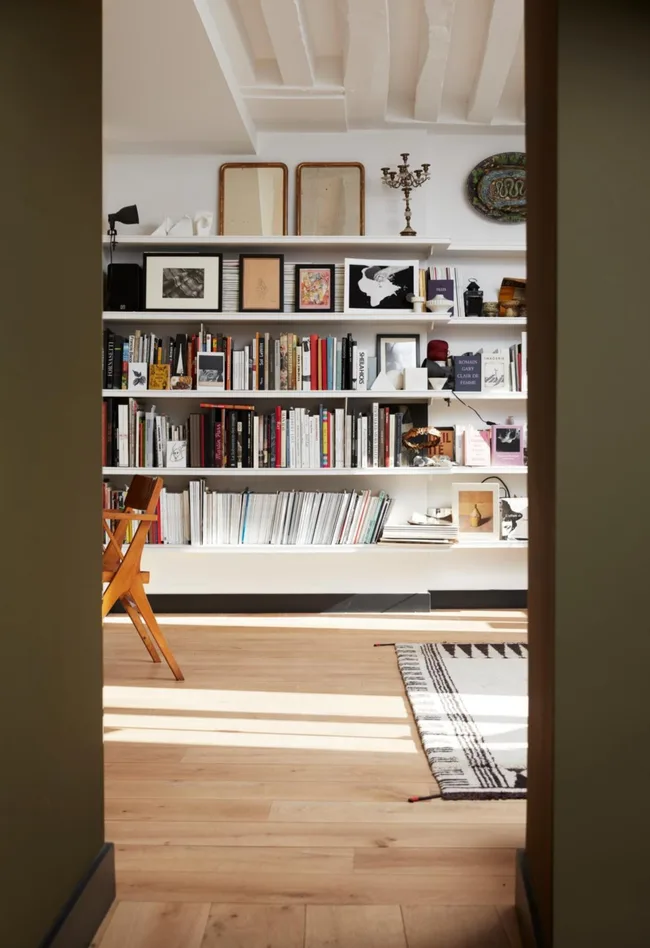 A Parisian-style bookshelf