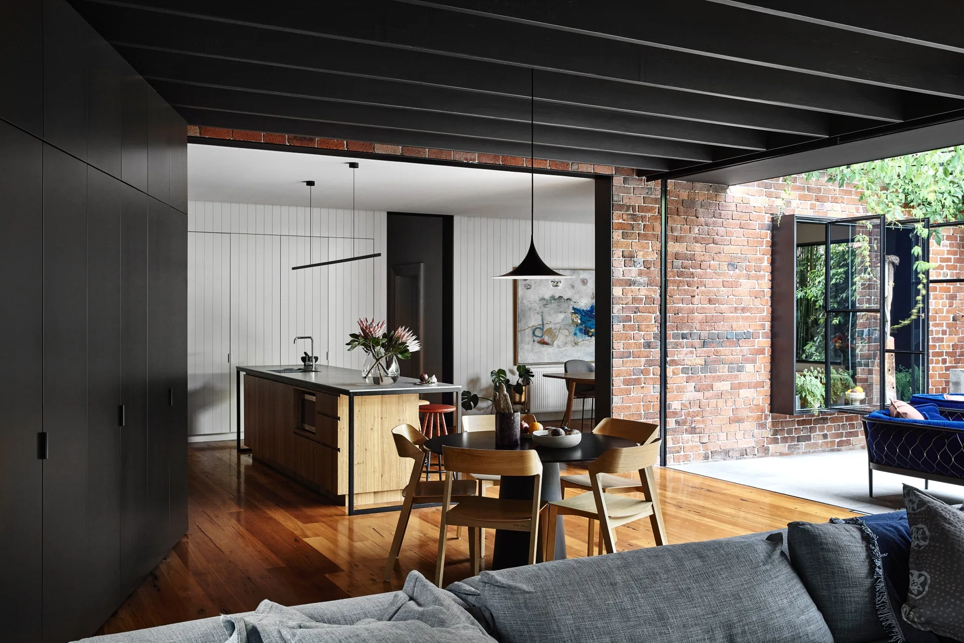 Ben-Scott-Garden-Design-landscape-victorian-villa-indoor-outdoor-kitchen-dining