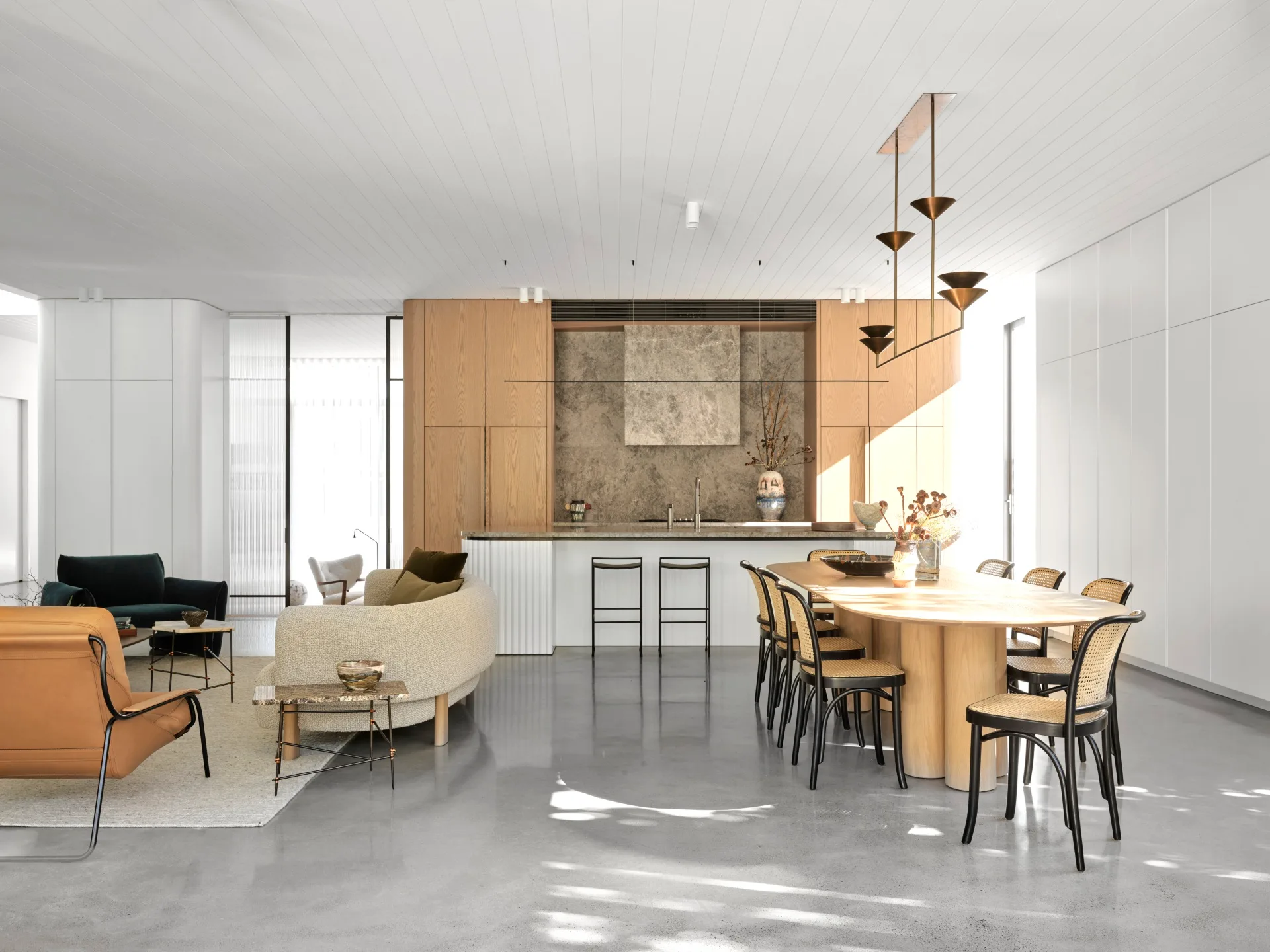 contemporary-palm-springs-mid-century-entertainer-kitchen-living-open-plan