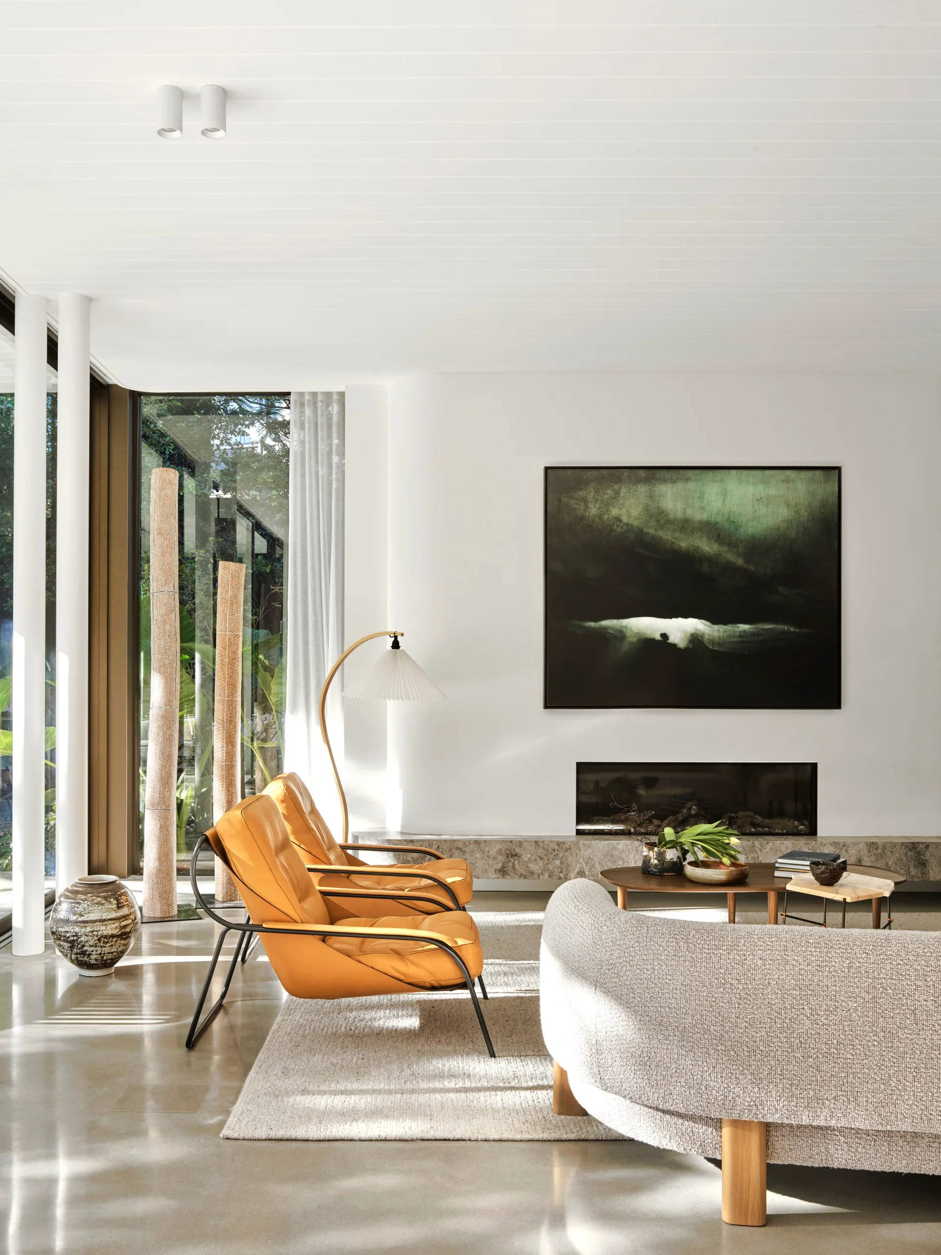 contemporary-palm-springs-mid-century-entertainer-lounge-armchair-leather