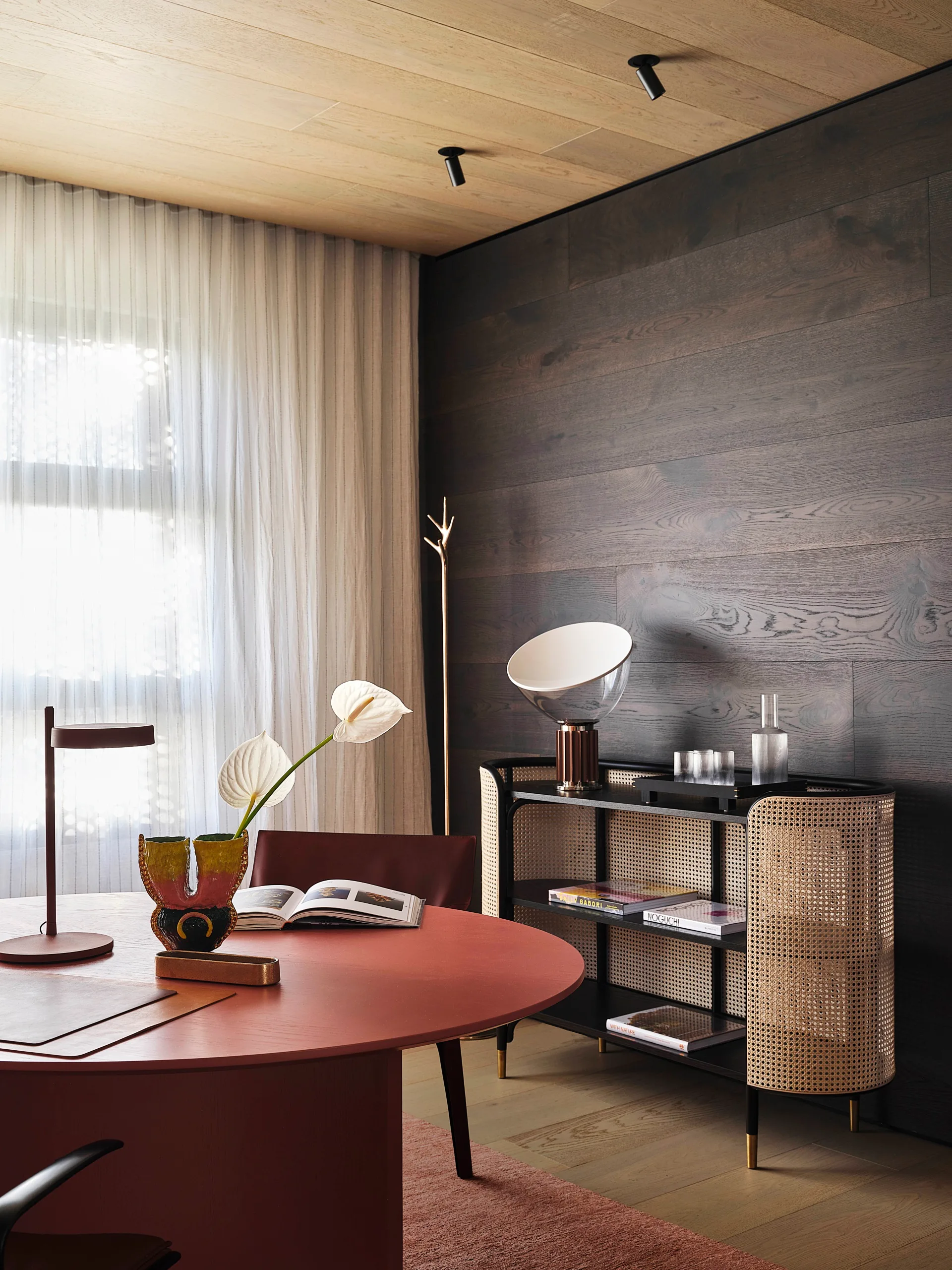 Moody materials in eye-popping shades - home office