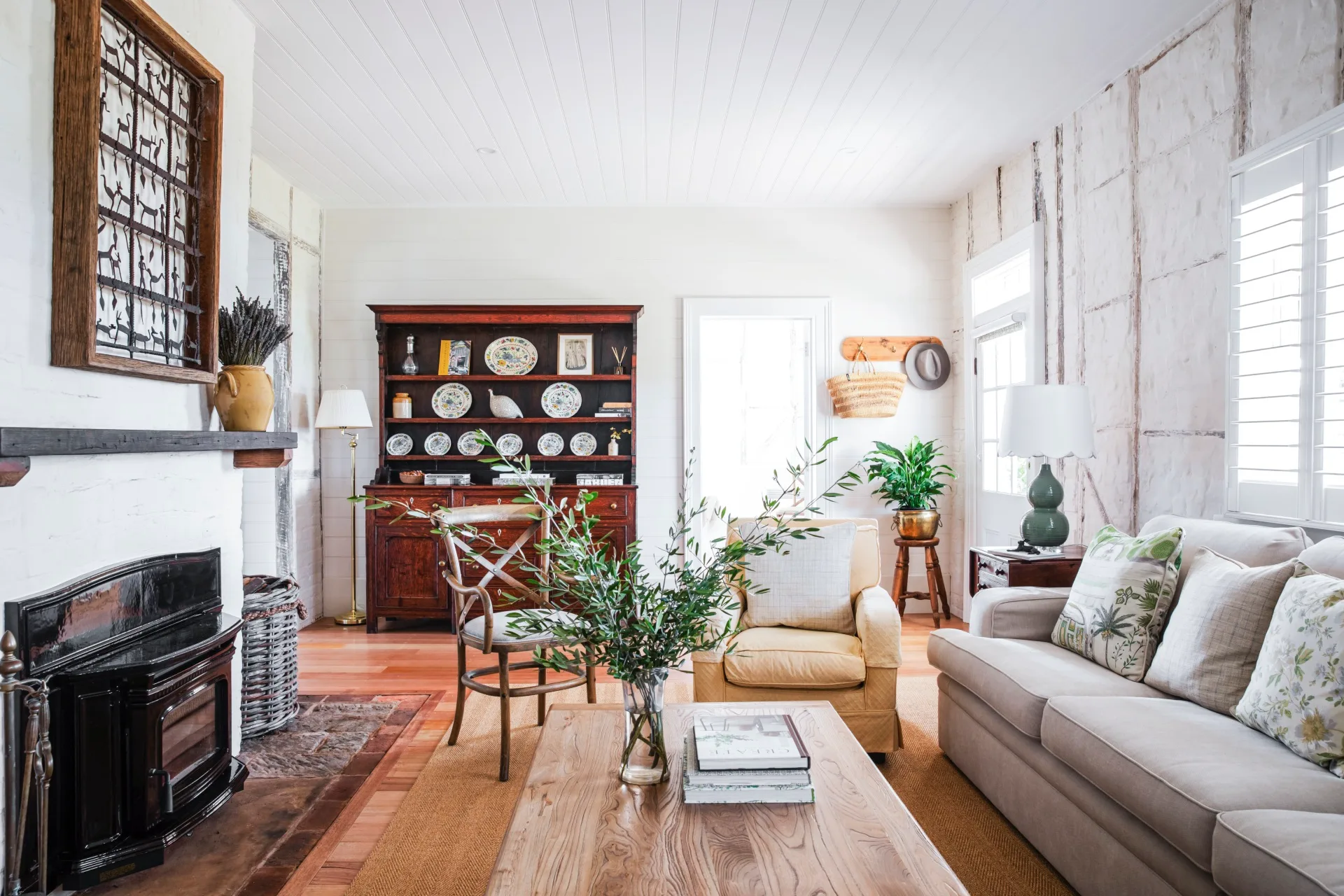 A white and cosy country living room