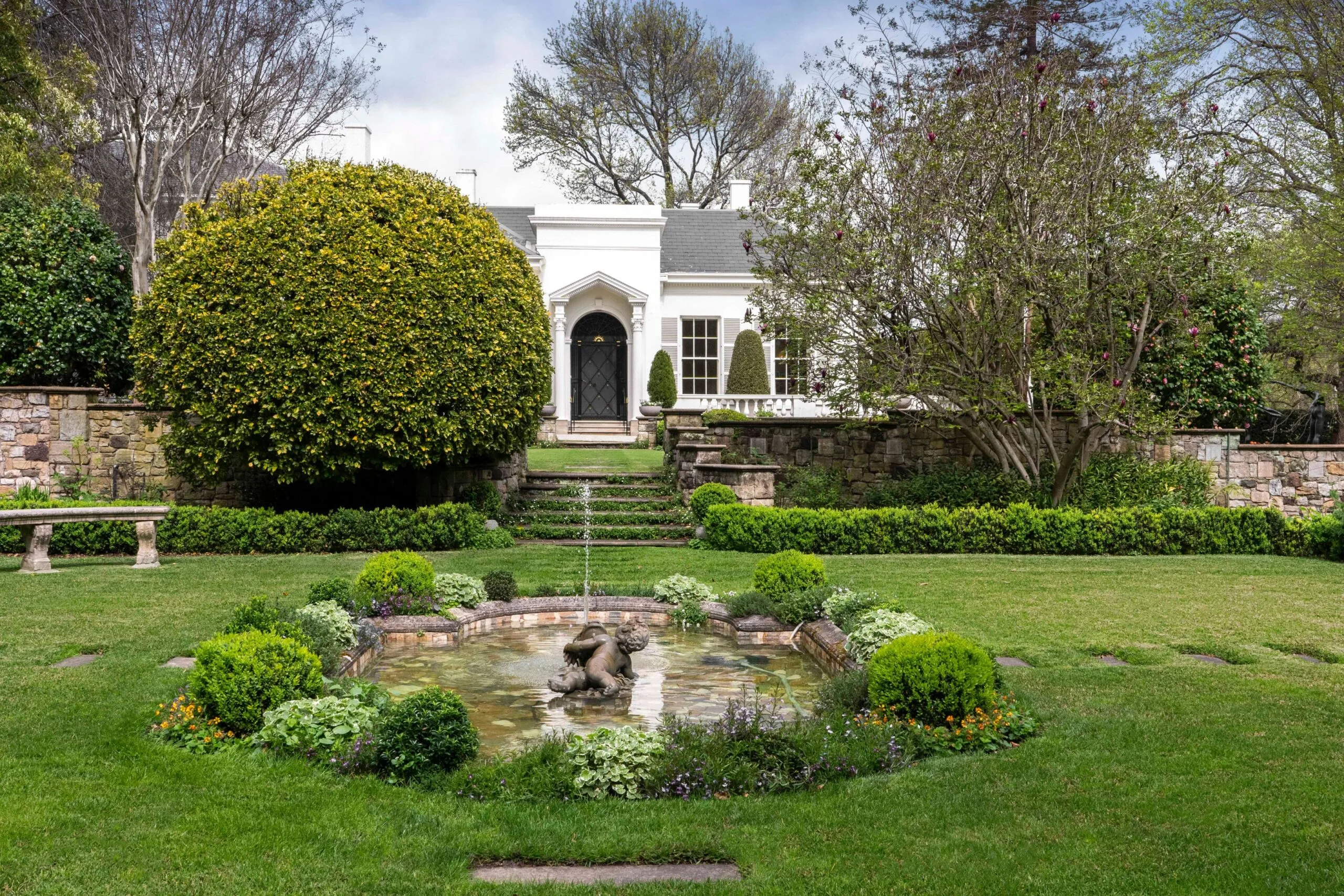 Cranlana Toorak castle fountain