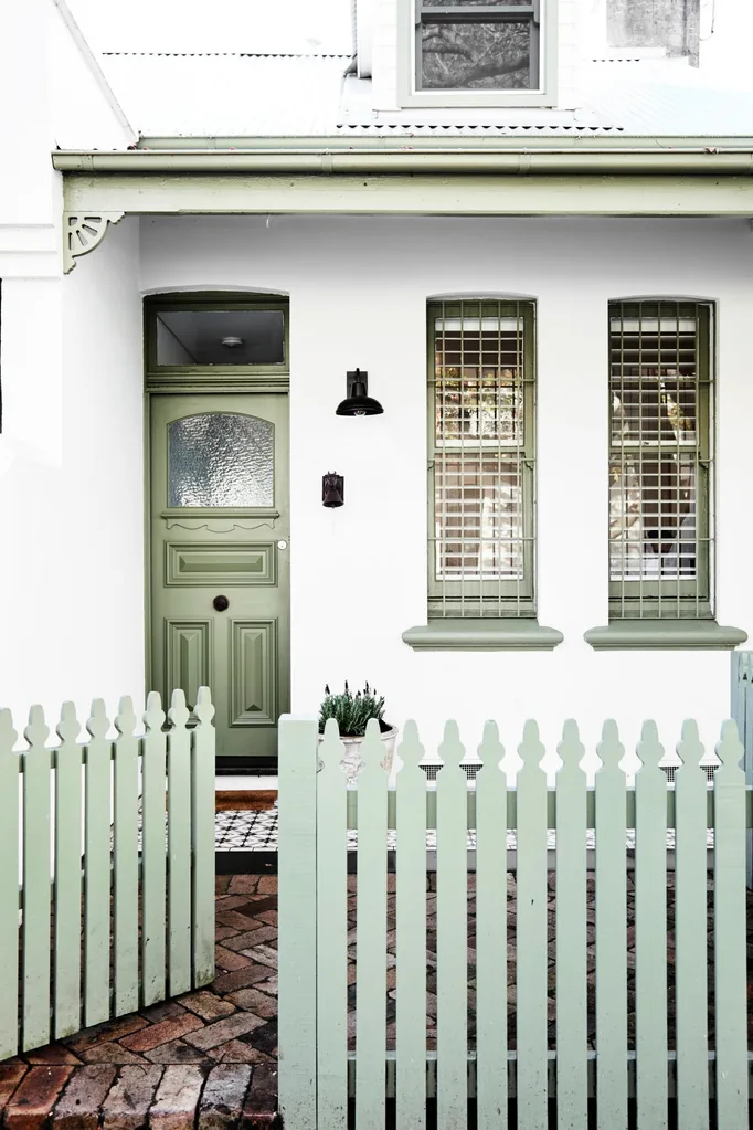 Elizabeth Hewson green terrace home