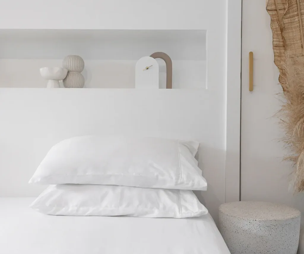 A white Egyptian cotton and bamboo sheet set