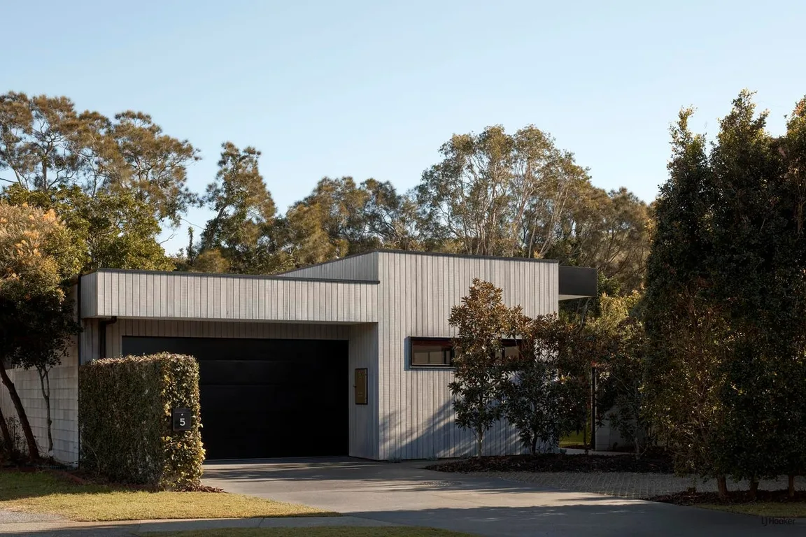 Aussie Surfing Legend Mick Fanning Lists Home With Skate Ramp | Homes ...