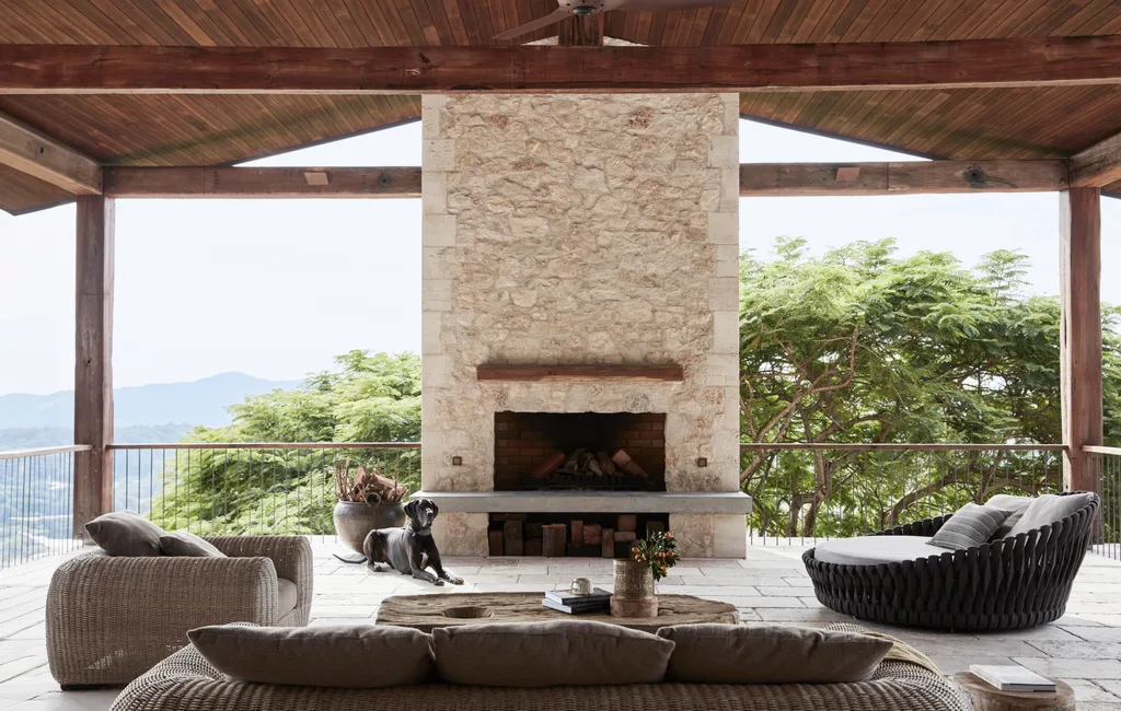 Hinterland home entertaining cathedral ceilings