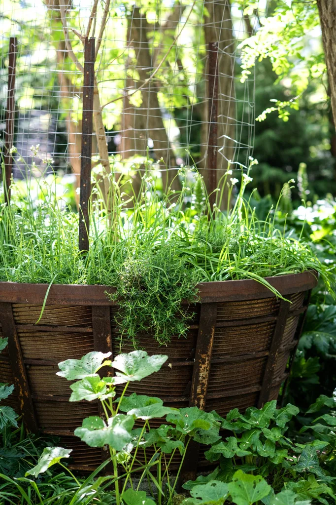 Michael Reid's garden planter pot