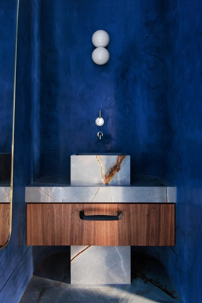 Blue bathroom in Brahman Perera designed home