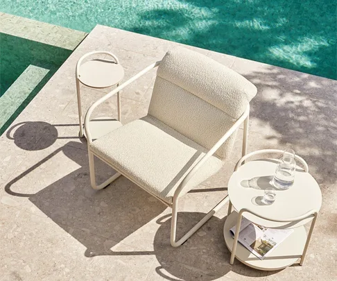 “The perfect poolside setting”: Country Road collaborates with iconic Aussie furniture designer